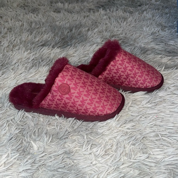 Michael Kors Slippers - Picture 1 of 5